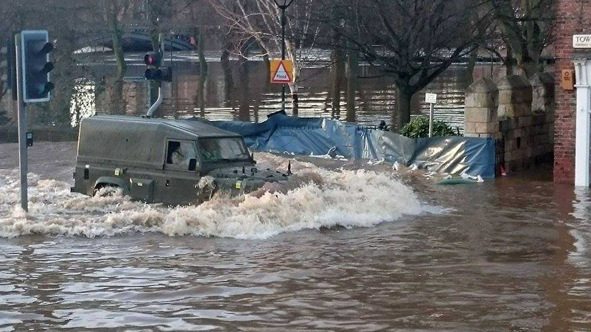 York floods latest: Army on streets sandbagging properties, residents ...