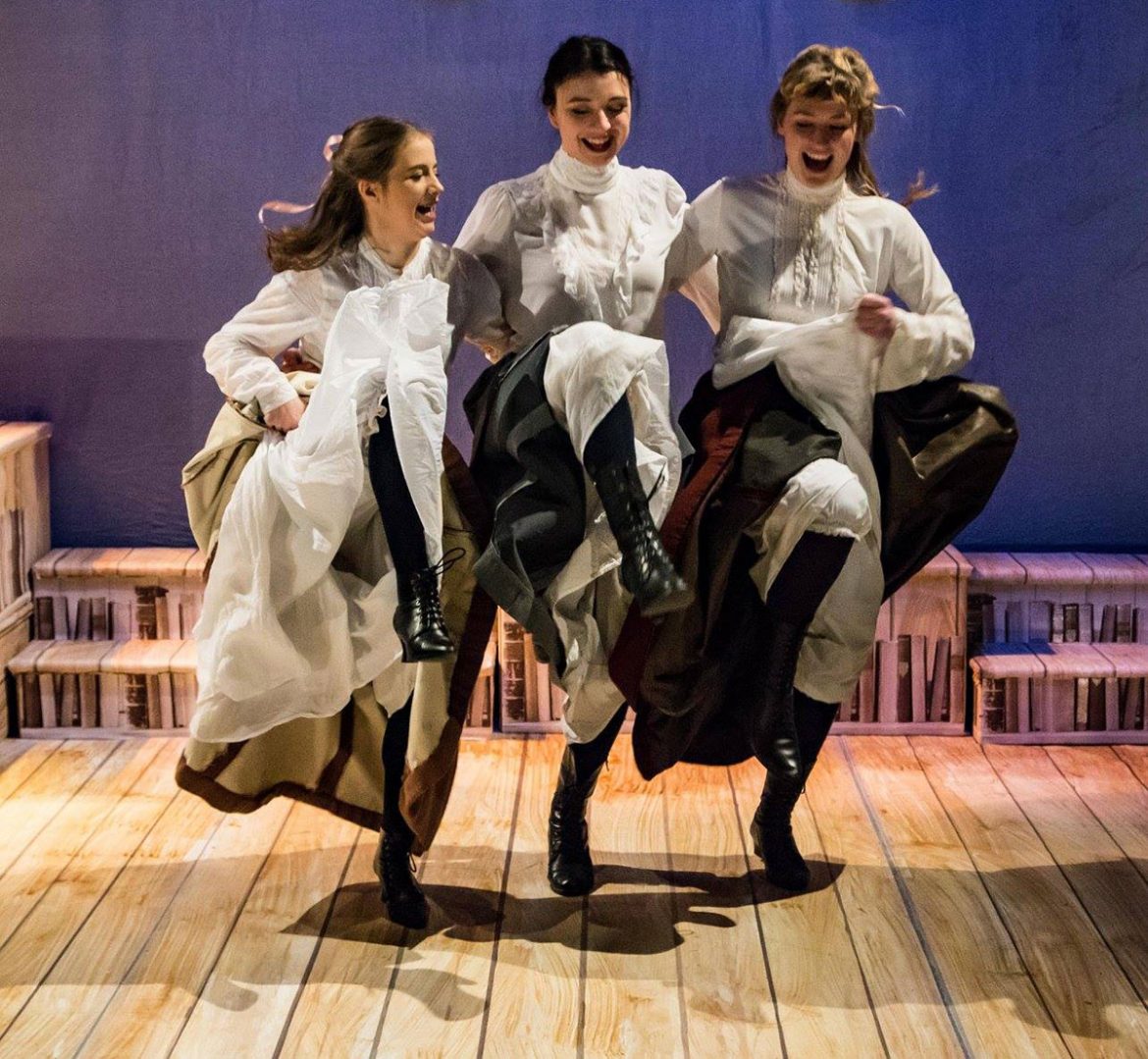 Review Blue Stockings YorkMix