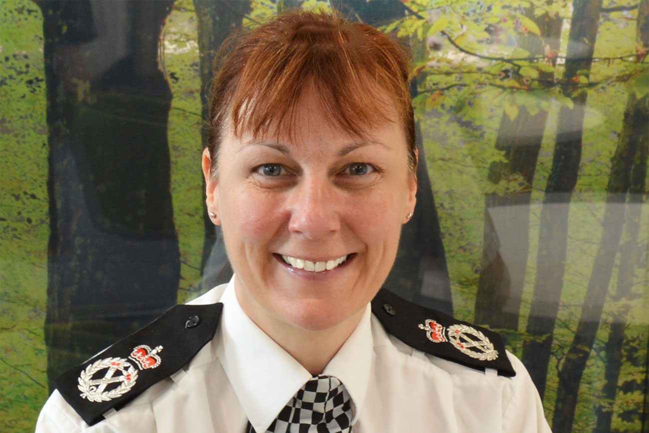 constable chief yorkshire north police lisa york fbi cop five should know things winward yorkmix defends accounts axing popular social