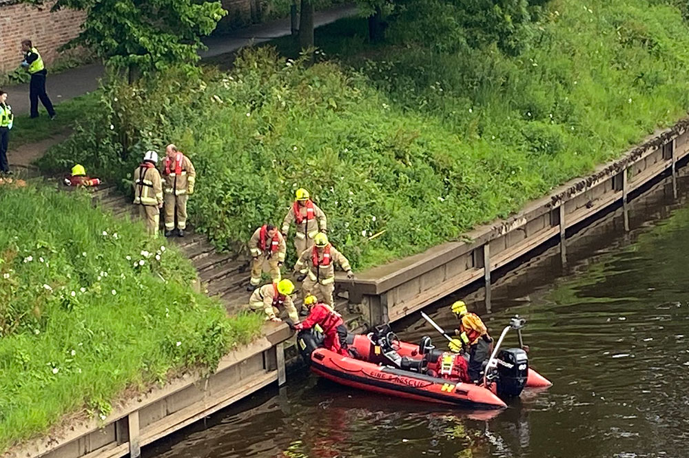 Firefighters Rescue Man From The River In York – Updated | YorkMix