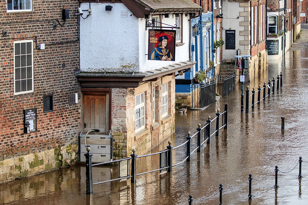 Pictures Show River On The Rise In York – And Flood Warnings Say It ...