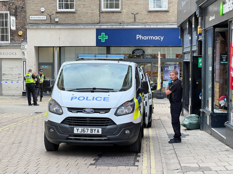 york-police-incident-mappin-and-webb-jewellery-coney-street-3