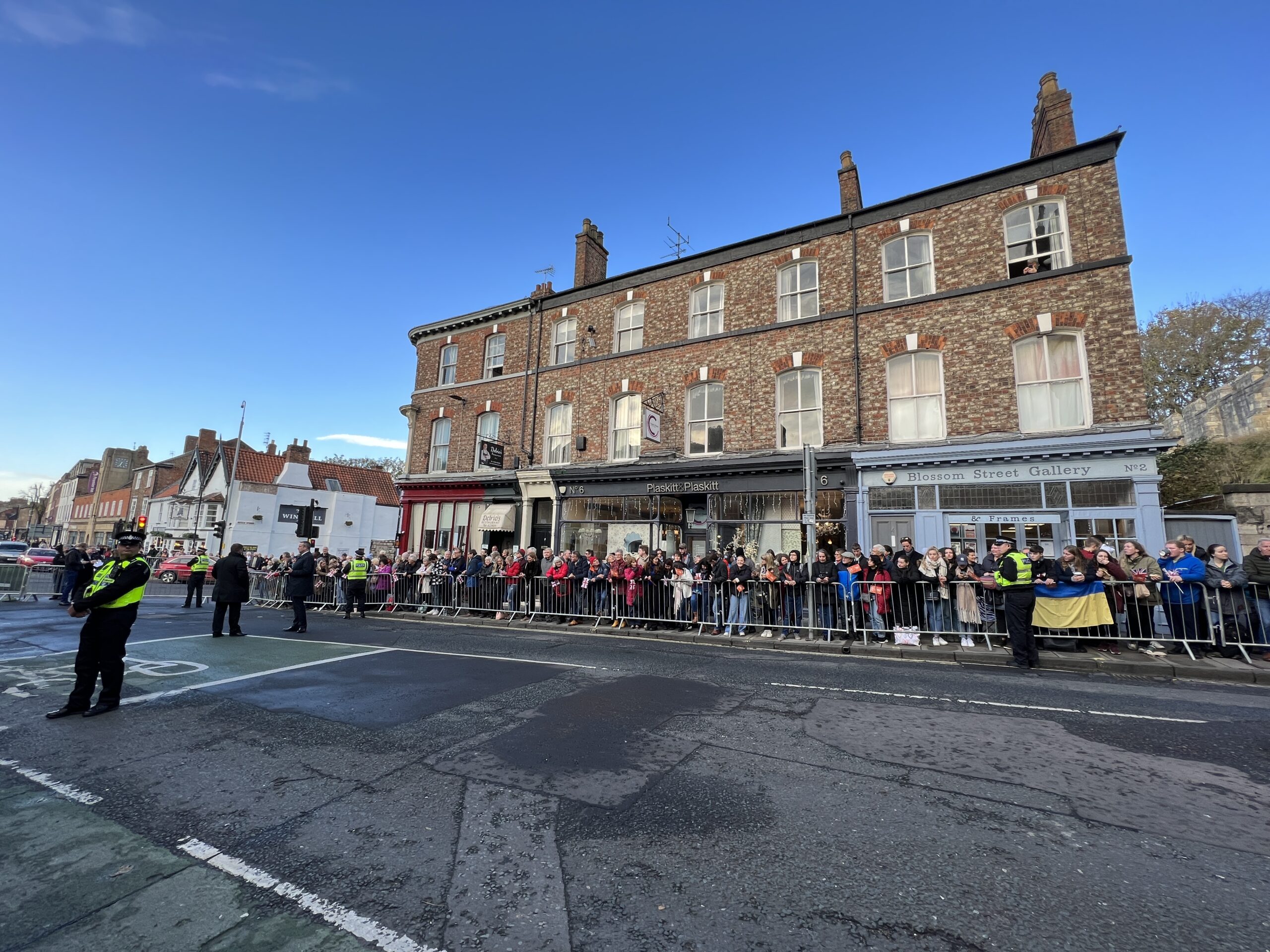 Here's the scene at Micklegate Bar as crowds grow | YorkMix