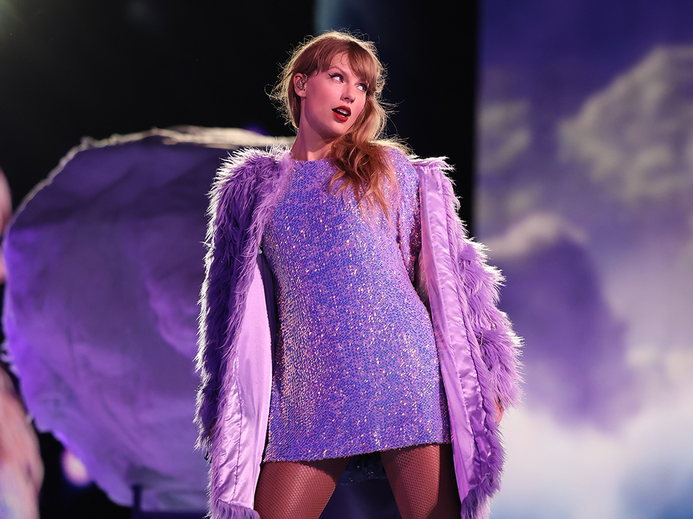 Taylor Swift brings the buzz as fans snap up every available York ...