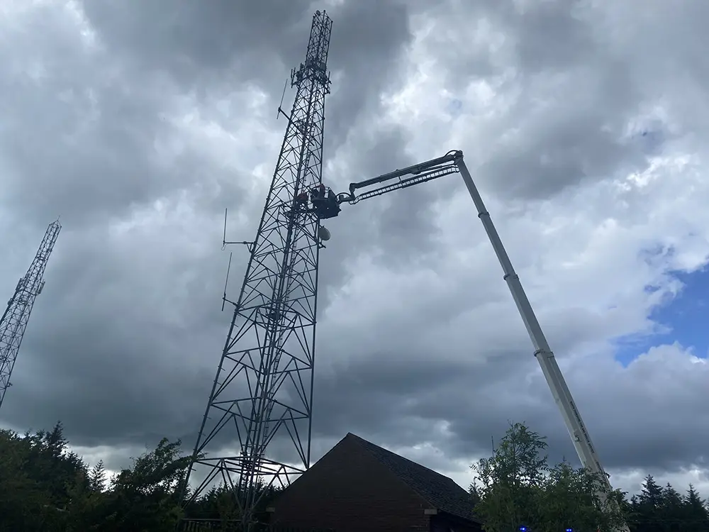 Richmond radio mast rescue. Photographs: Group manager Bob Hoskins
